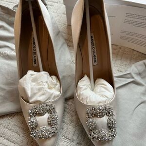 Manolo Blahnik White Satin Pumps size 9/39.5